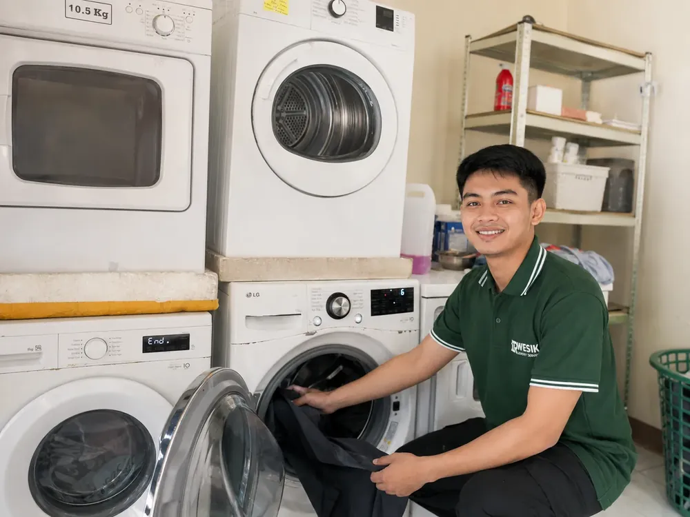 Proses cuci dan dryer Rwesik Laundry